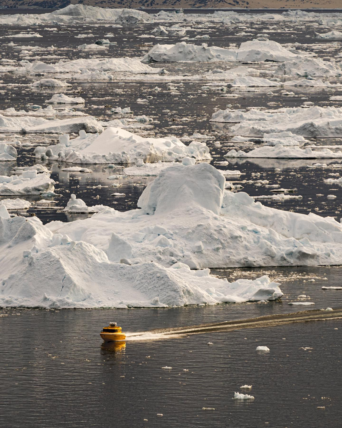 Reinforced hulls and a lot of skill make it possible to traverse the disko bay at 30 knots. When it comes to outboard engines, #Greenland imports more horse power per capita than any other country. #canoneosr6markii #eosr6markii #canon70300mm