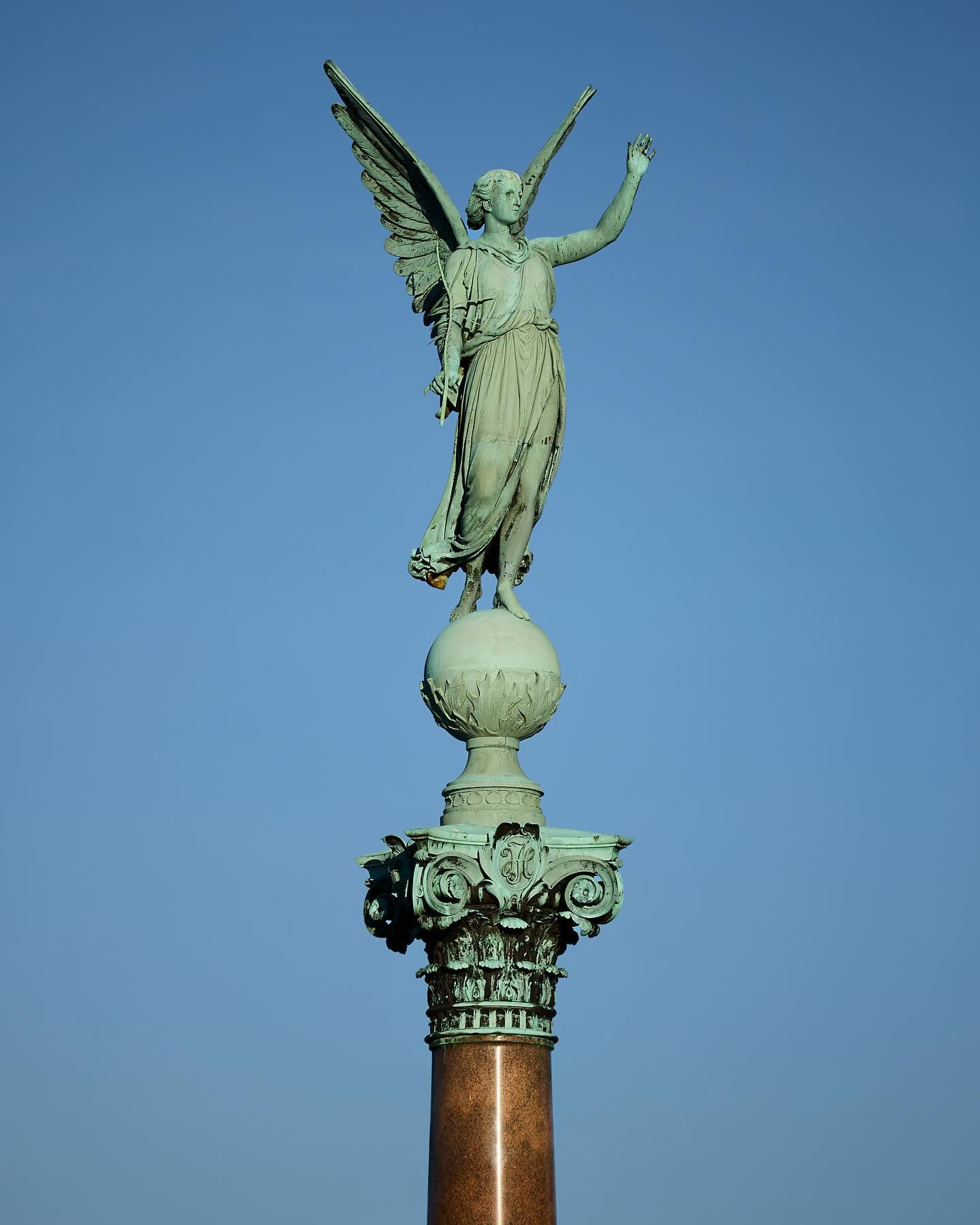 The Ivar Huitfeldt Column at Langelinie. 

#canoneosr6markii #eosr6markii #canon70200mm 2.8 L